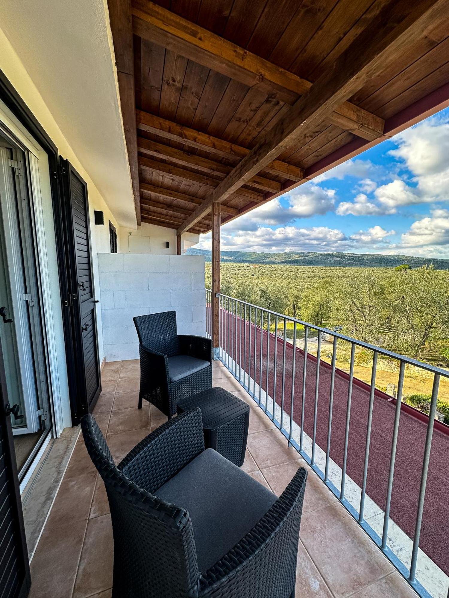 Valle Degli Ulivi B&B Весте Екстериор снимка