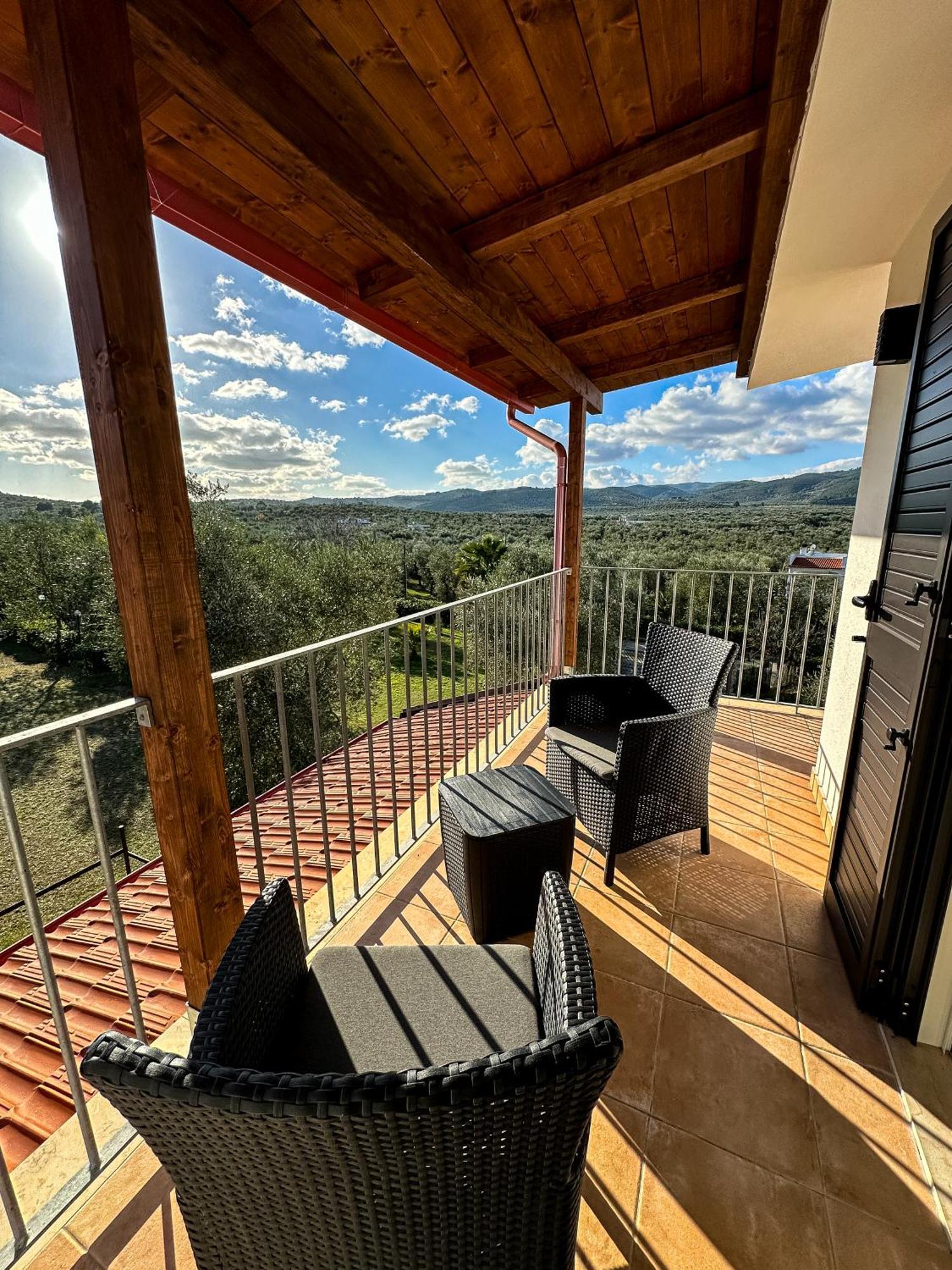 Valle Degli Ulivi B&B Весте Екстериор снимка